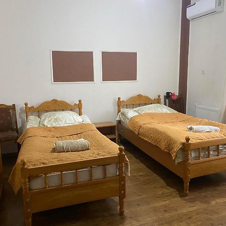 Guest House Telavi XXI Ngoại thất bức ảnh