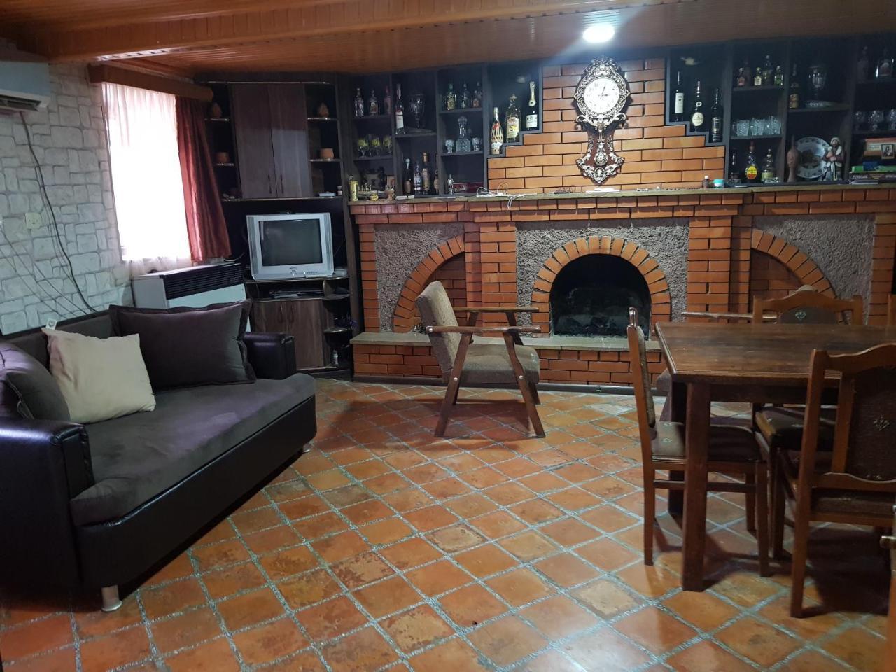 Guest House Telavi XXI Ngoại thất bức ảnh